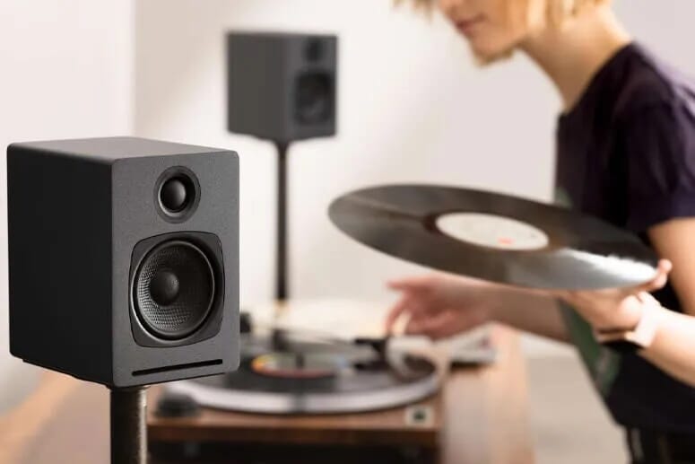 The all-in-one desktop system for vinyl and Bluetooth streaming