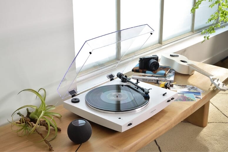 Audio-Technica’s AT-LP3XBT Turntable