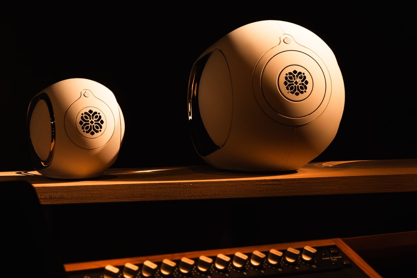 Phantom Ultimate 98 dB vs 108 dB