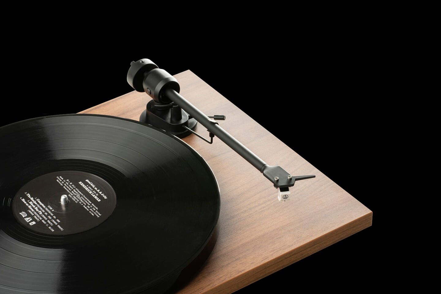 Light & Rigid Tonearm