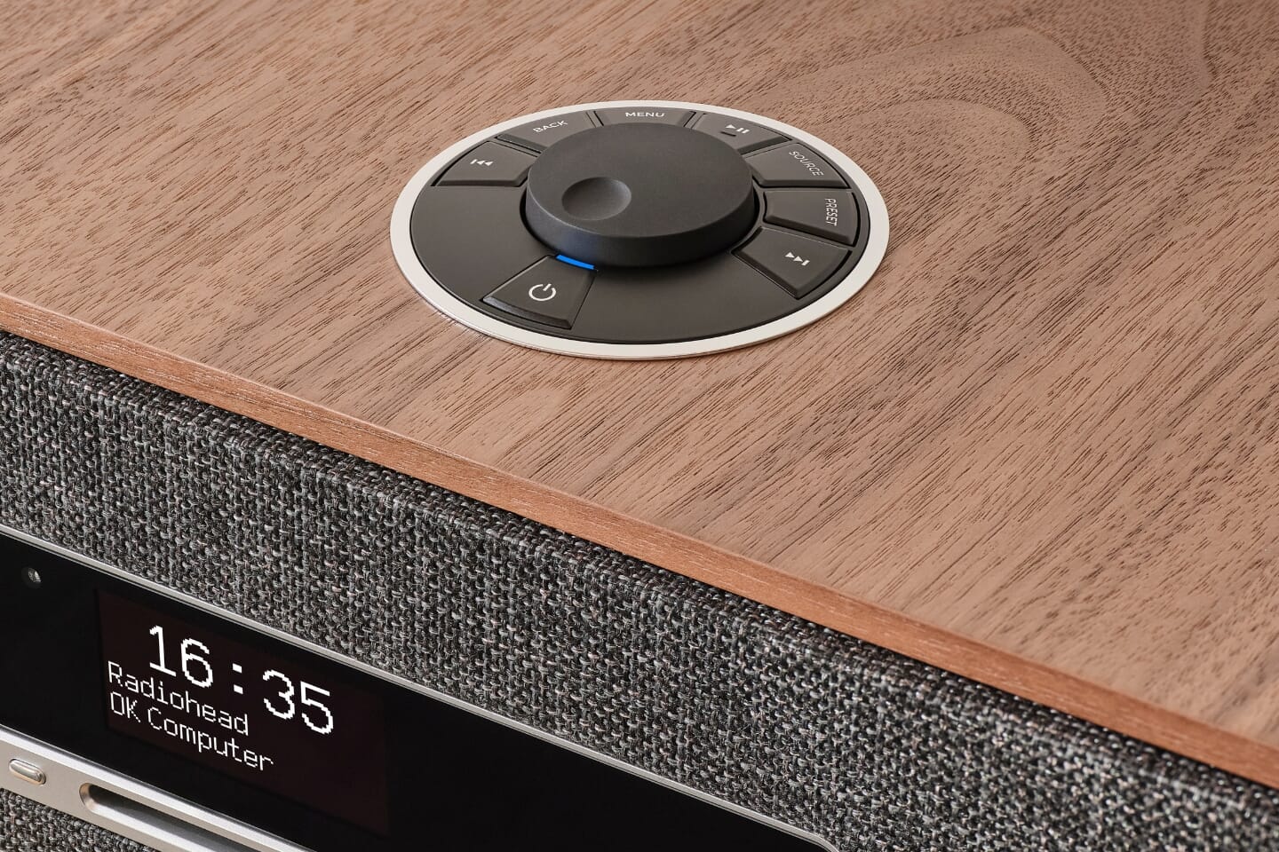  Compact, sophisticated design