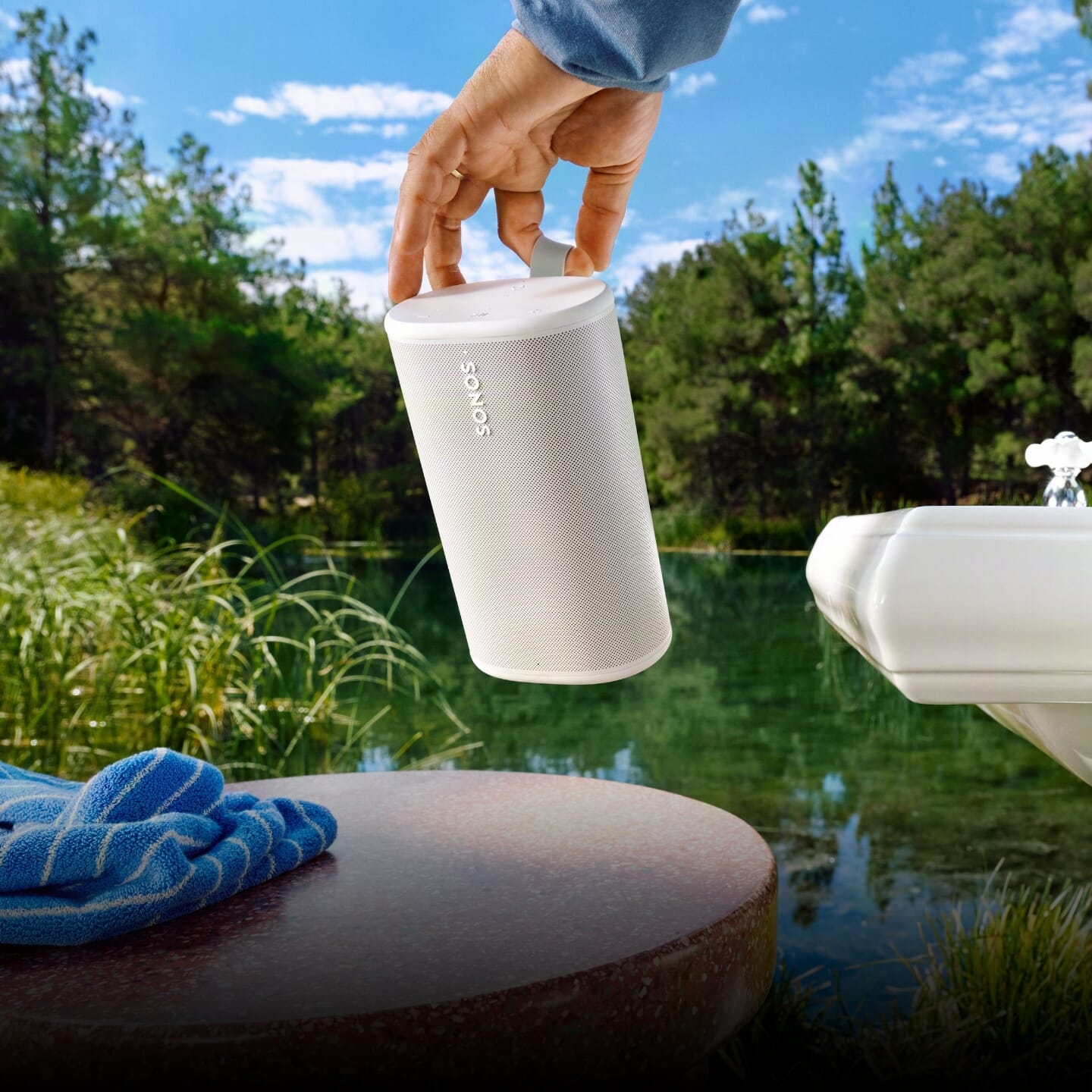 The all-new portable Sonos speaker has arrived. Perfect at home or on the go.