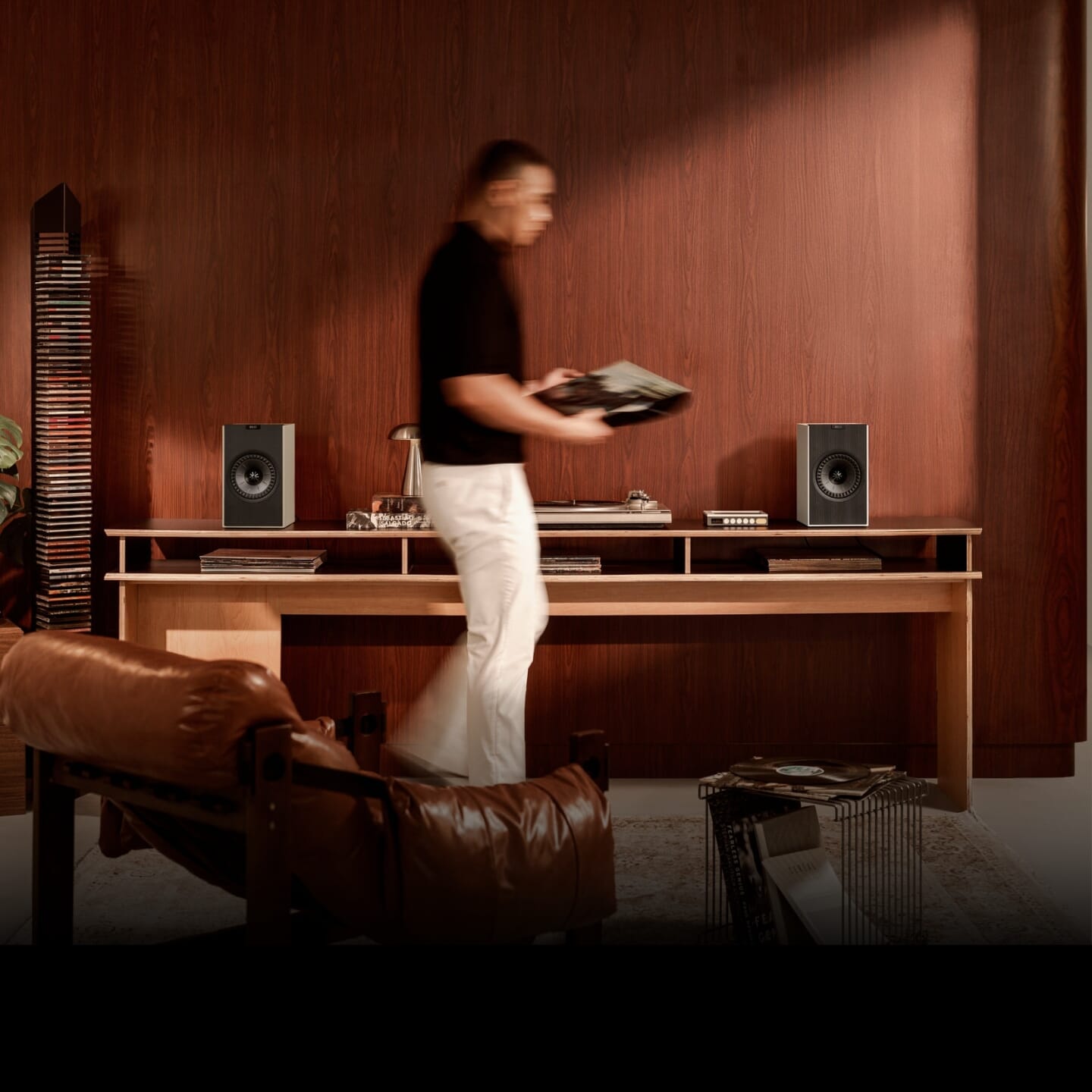 Turntables, amplifiers &amp; speakers for better sound at home