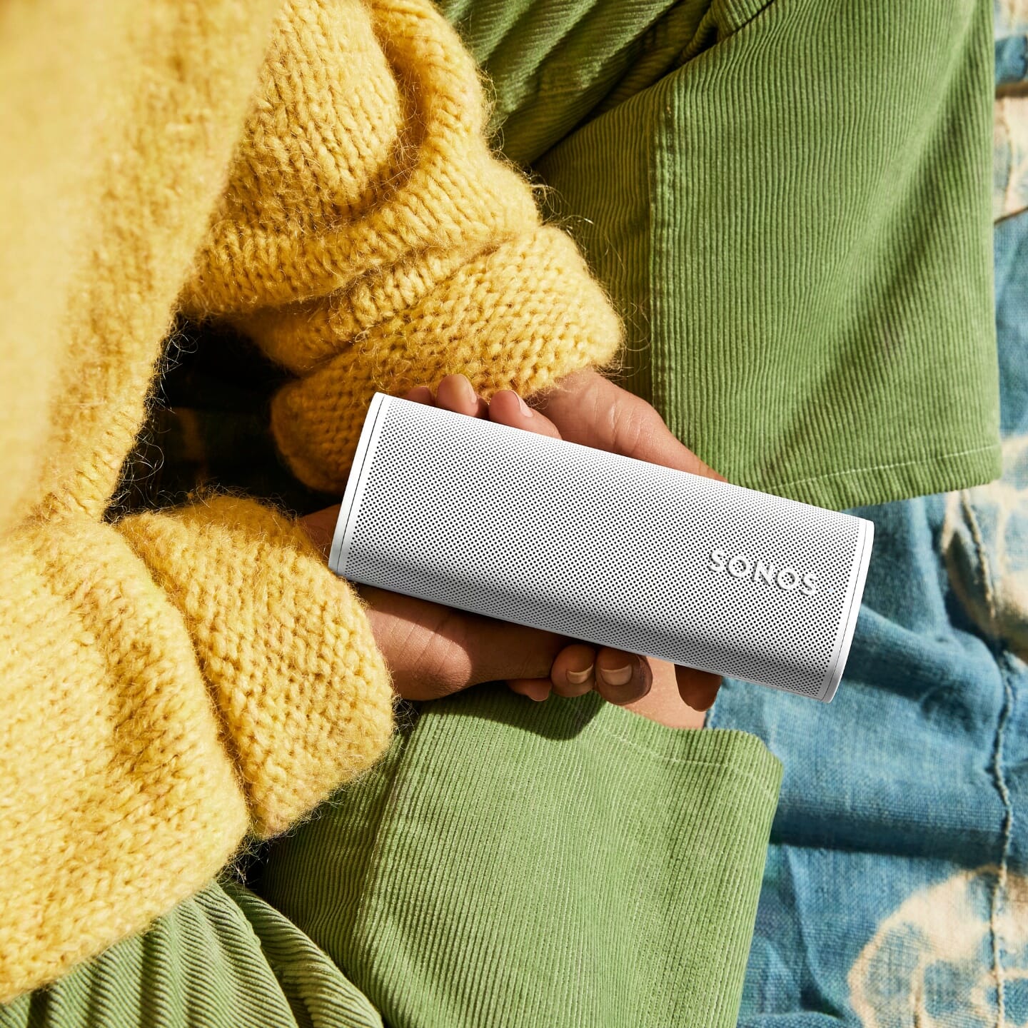 Sonos’ new and improved compact portable speaker is here! Your perfect summer companion, Roam 2 brings upgraded usability and a fresh design.