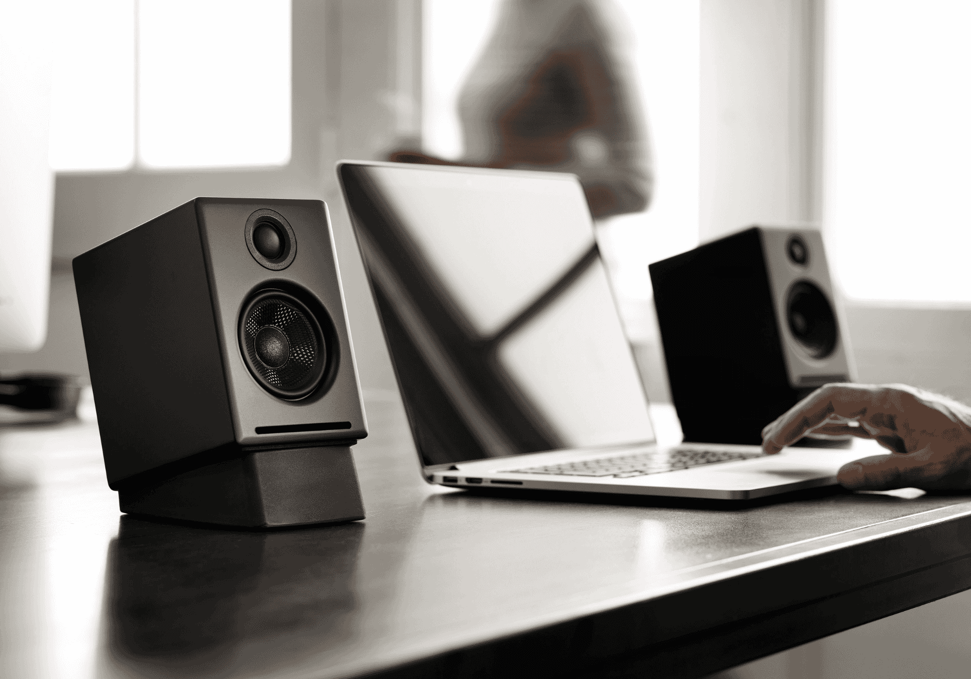 Geld rubber bevel domesticeren Top 5 Desktop Speakers to beat the work-from-home boredom (from budget to  high-end) | Smart Home Sounds