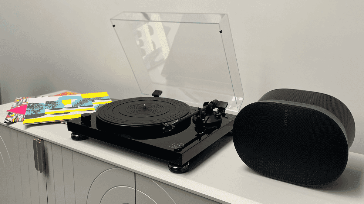 Sonos-Era-300-Review-Black-Turntable-Connection-Black