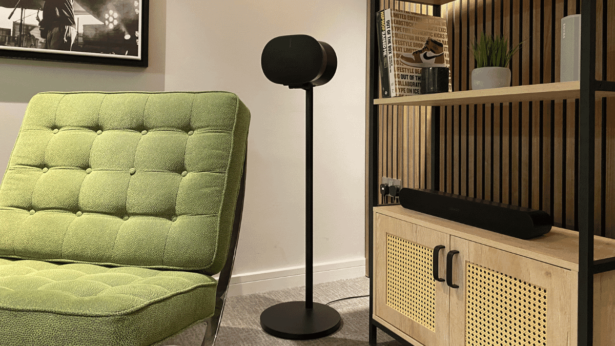 Sonos-Era-300-Review-Single-Stand-Mounted-Era