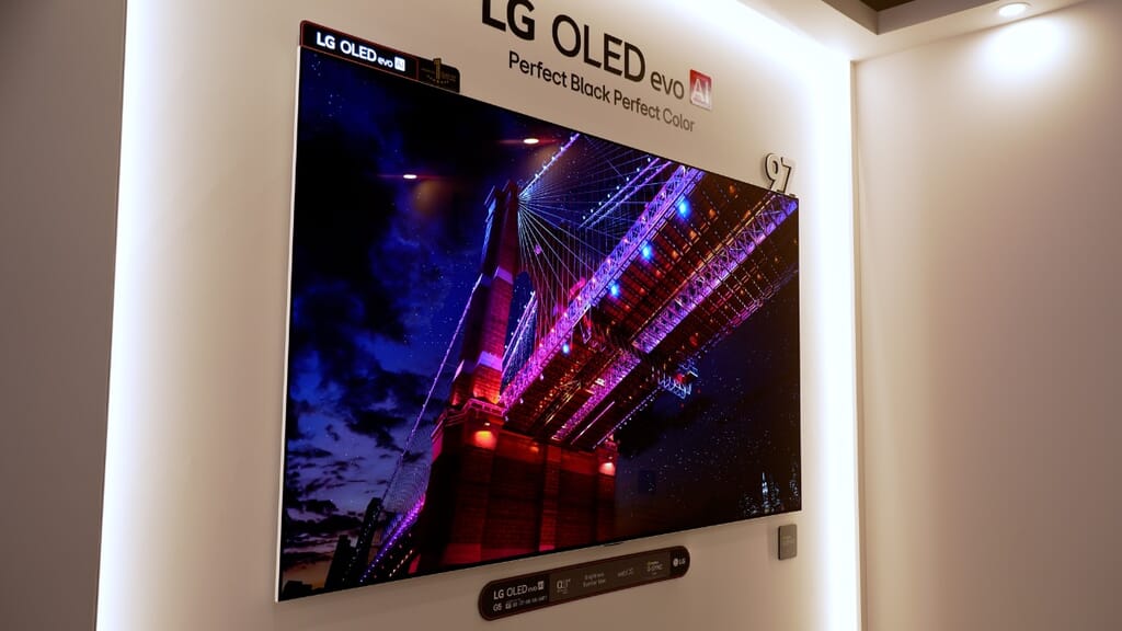 LG G5 lifestyle OLED