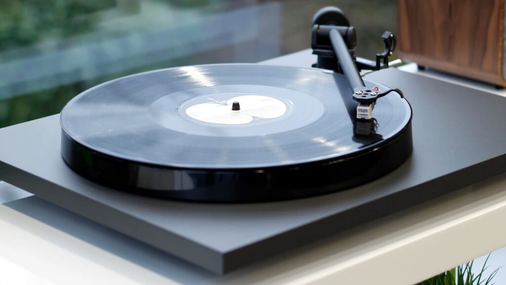 Rega Planar 1 lifestyle image black