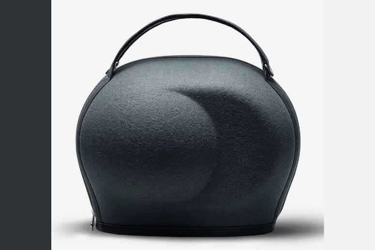 Light and resistant protective case for your Phantom I speaker, with ultra-robust composite, natural wool felt and leather finishes. 