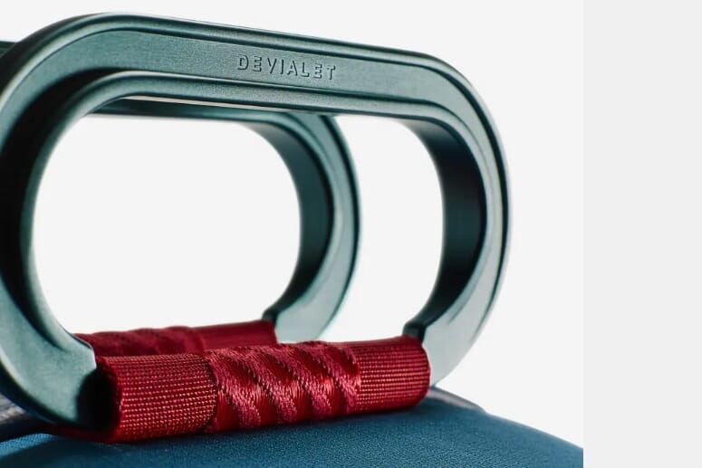 Water repellent, light and resistant protective case for your Phantom II speaker, perfect for on the go. 