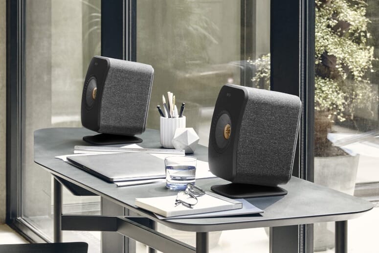 Achieve 10° upward tilt perfect for PC set-ups or low TV cabinets.