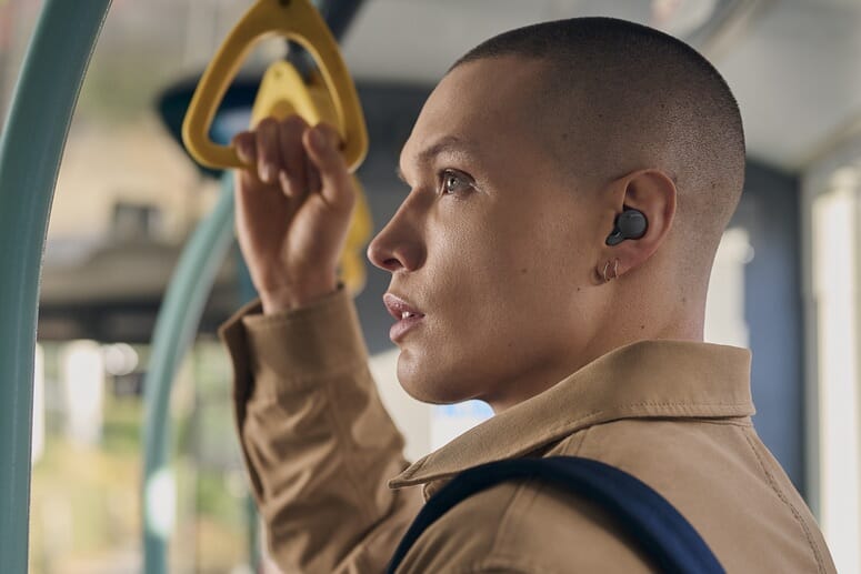 Combining the Online and Offline World