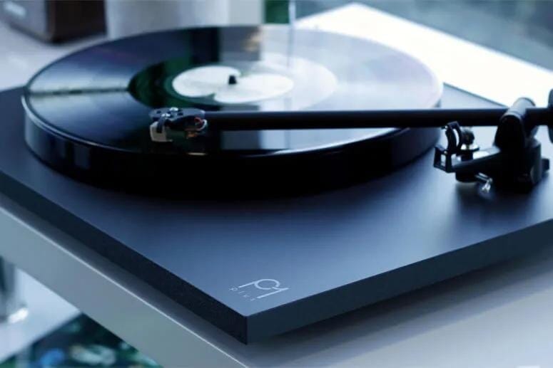 Rega Planar 1 Plus Turntable