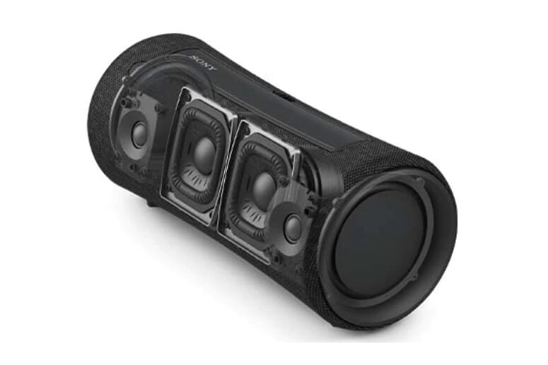 Experience MEGA BASS & LIVE SOUND