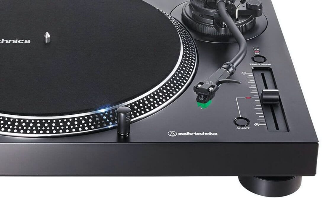 Fully Manual Turntable With Adjustable Speed Options