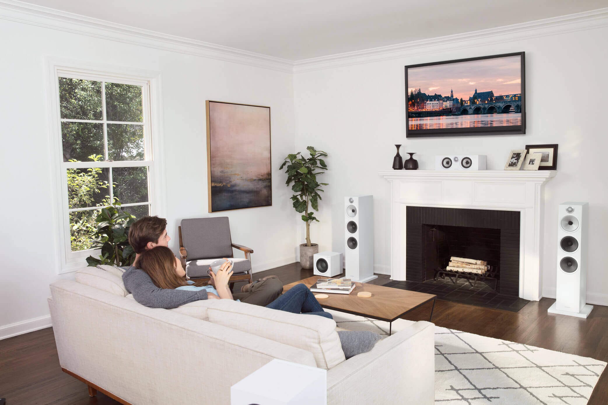 Adjustable bass to suit your tastes