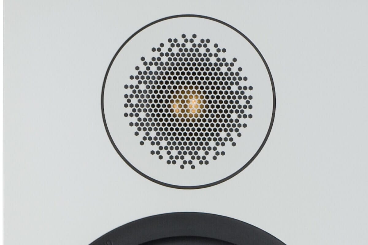 Signature Tweeter For Precise, Lifelike Audio